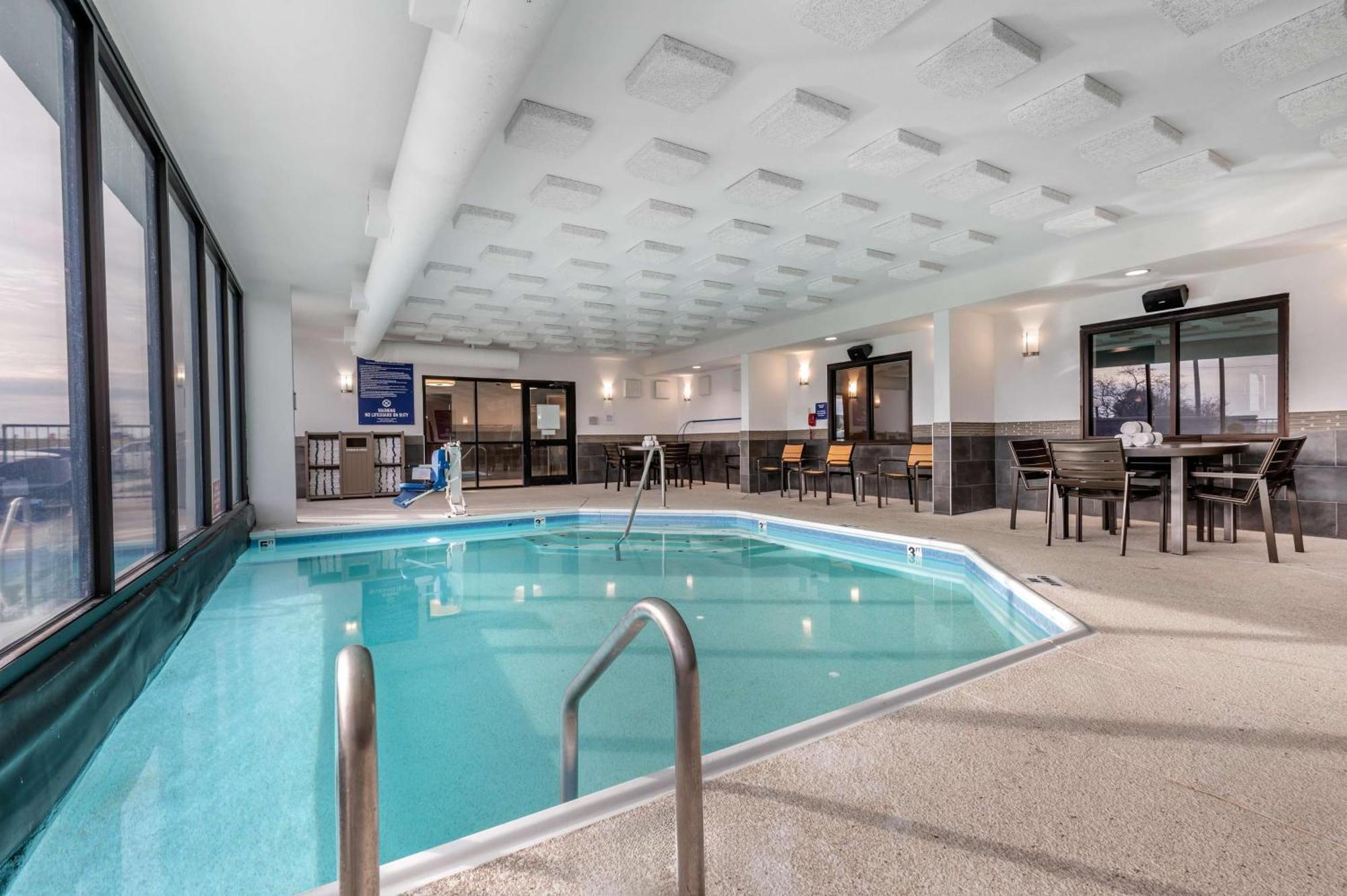 Drury Inn & Suites Champaign Exterior photo