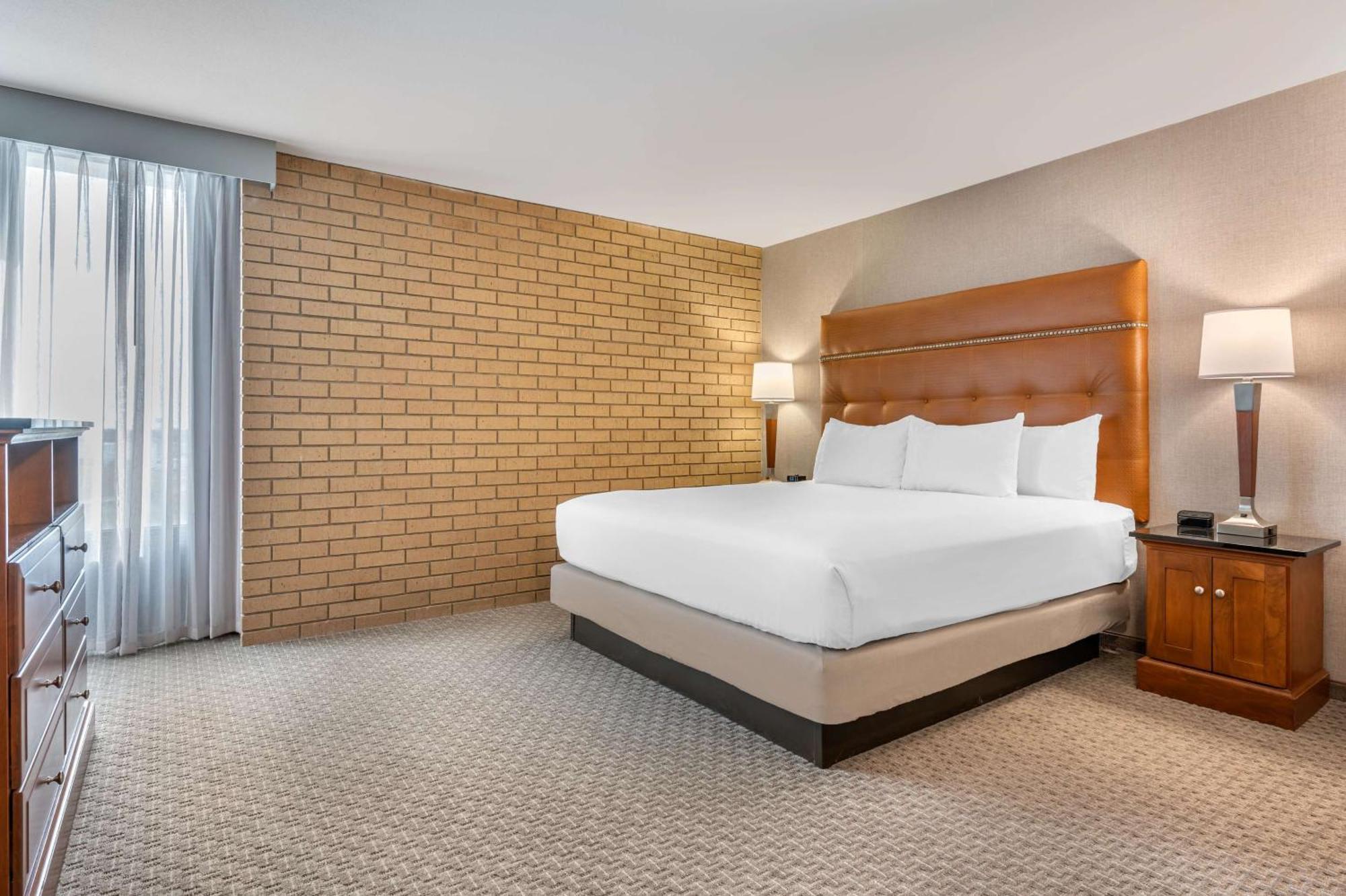 Drury Inn & Suites Champaign Exterior photo