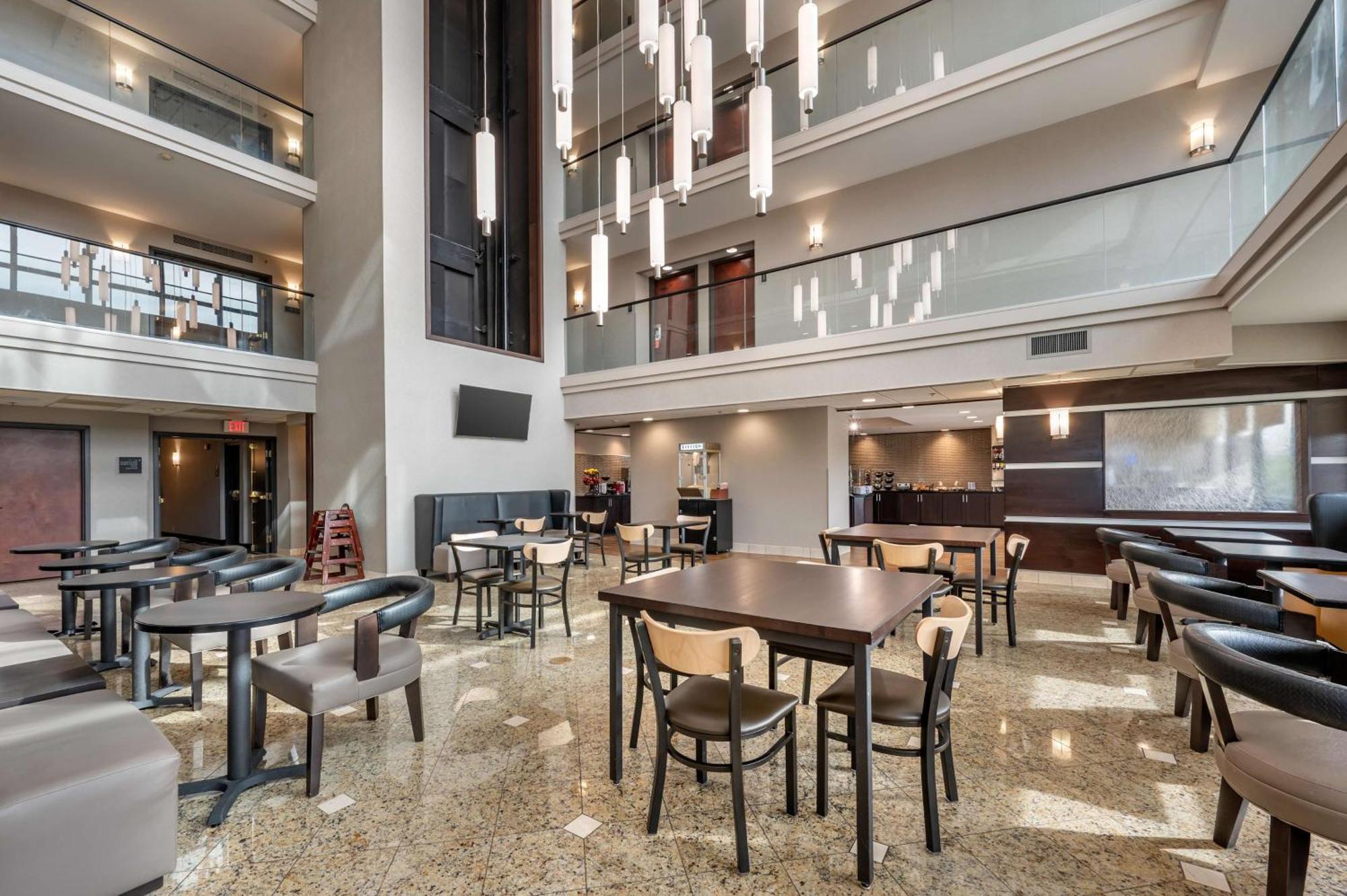 Drury Inn & Suites Champaign Exterior photo