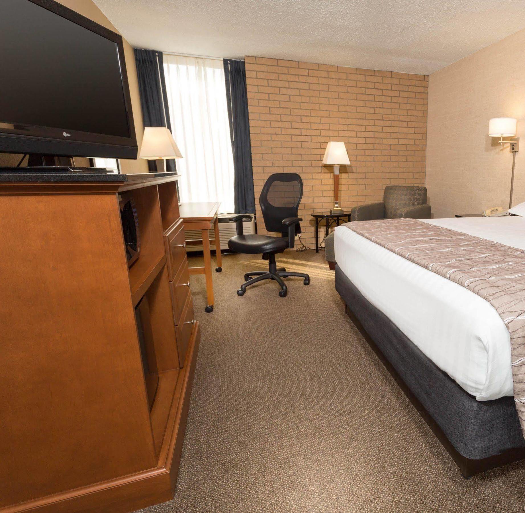 Drury Inn & Suites Champaign Exterior photo